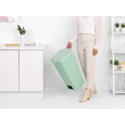 Brabantia StepUp Pedaalemmer 40 Liter Jade Groen 11 Brabantia StepUp Pedaalemmer 40 Liter Jade Groen -Philips Shop 102 0108 4 1