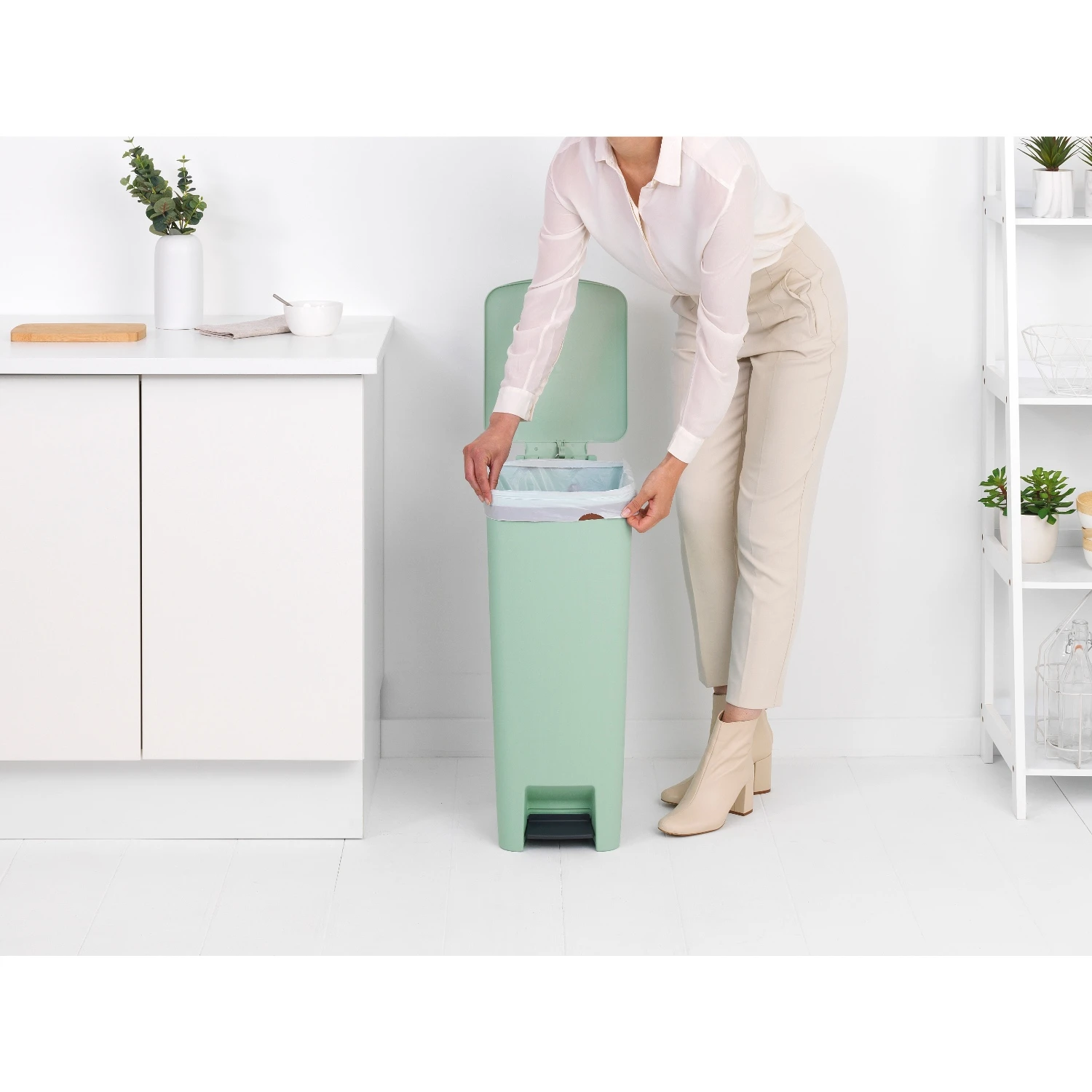 Brabantia StepUp Pedaalemmer 40 Liter Jade Groen 7 Brabantia StepUp Pedaalemmer 40 Liter Jade Groen - Afbeelding 5