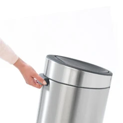 Brabantia Touch Bin Afvalemmer 30 L Mat Staal -Philips Shop 102 5462 6 1