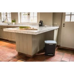 Curver Mistral Afvalbak Flat 25L Antraciet 10 Curver Mistral Afvalbak Flat 25L Antraciet -Philips Shop 141 2549 4 1