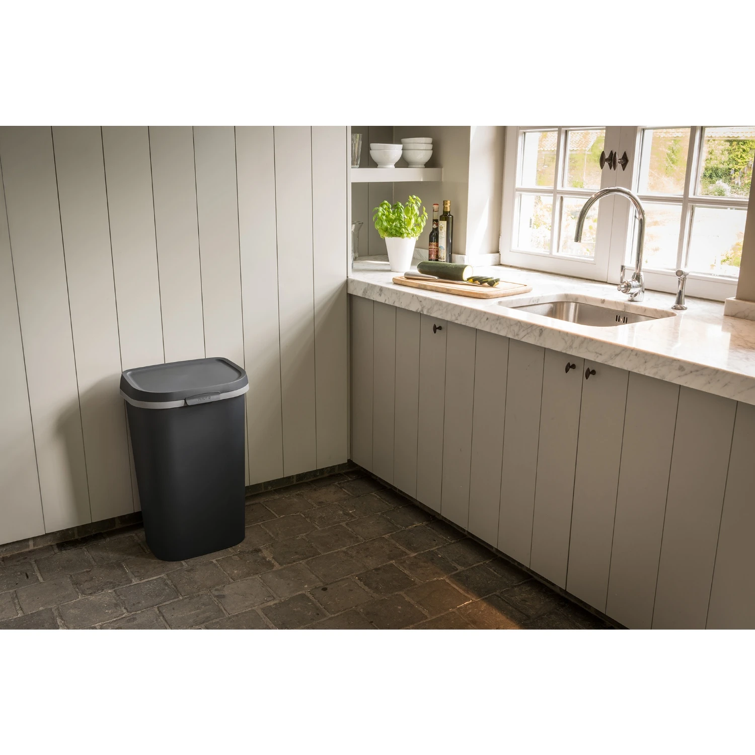 Curver Mistral Afvalbak Flat 50L Antraciet 4 Curver Mistral Afvalbak Flat 50L Antraciet - Afbeelding 2